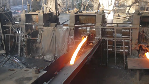用废铁生产铁条的过程