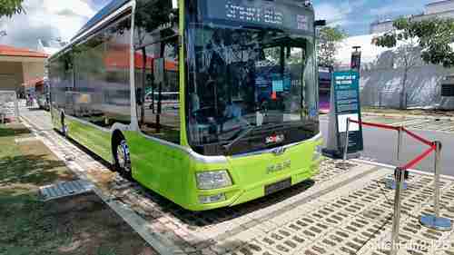 新加坡未来的概念智能巴士